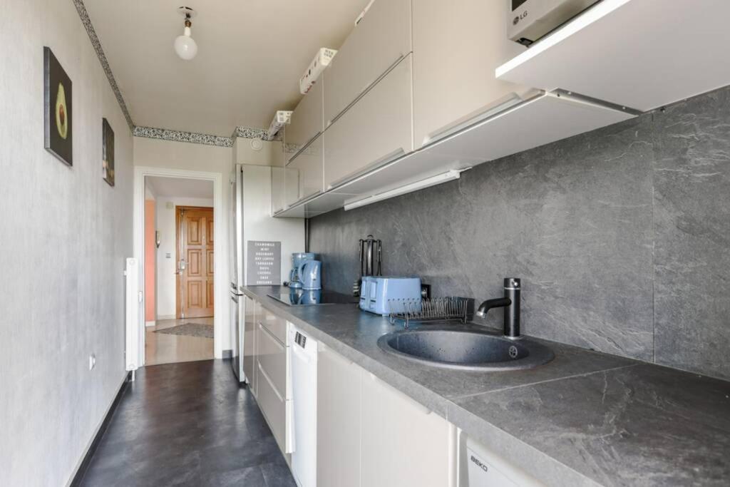 Sea View Apartment In Residence With Swimming Pool! Nizza Esterno foto